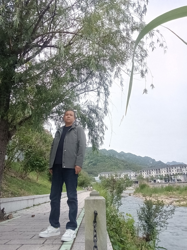 飞雪飘零的第一张照片--福安相亲网
